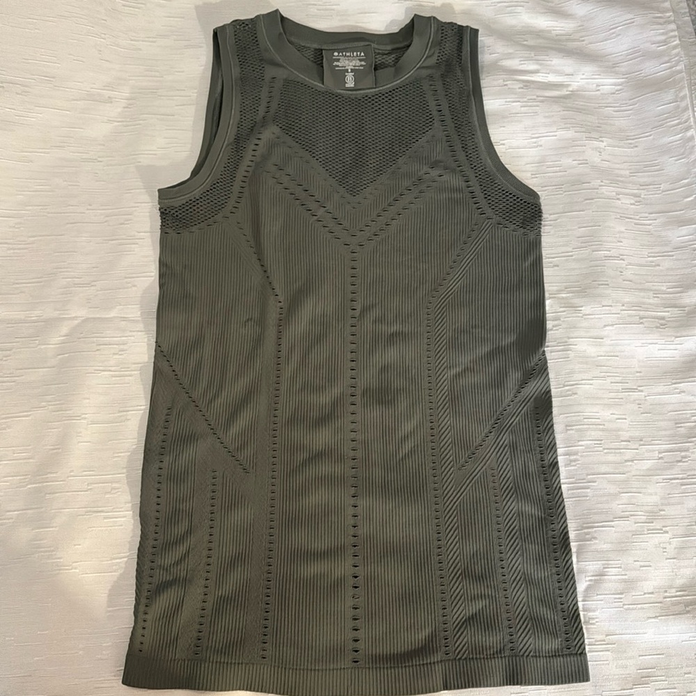 Athleta sz small tank. - Picture 1 of 5